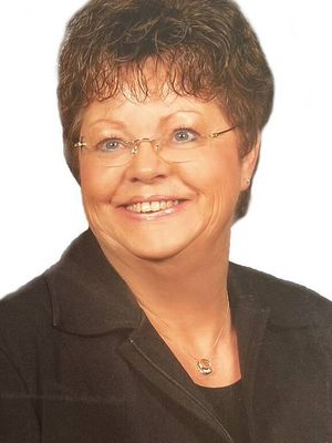 Photo of Roberta "Bobbie" (Ersland) McBain