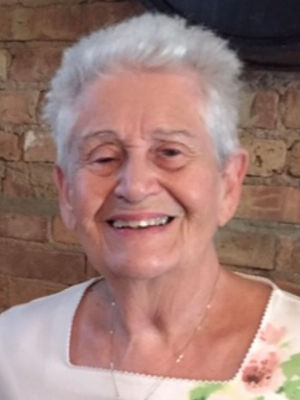 Photo of Evelyn Romolt (nee Goldberg)